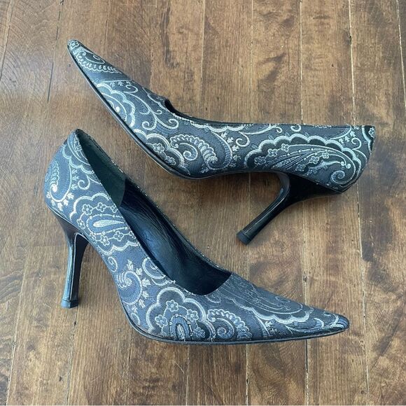 Via Spiga Black Gray Silver Brocade Pointed Toe Pumps Heels Italy, size 9M - Picture 2 of 16